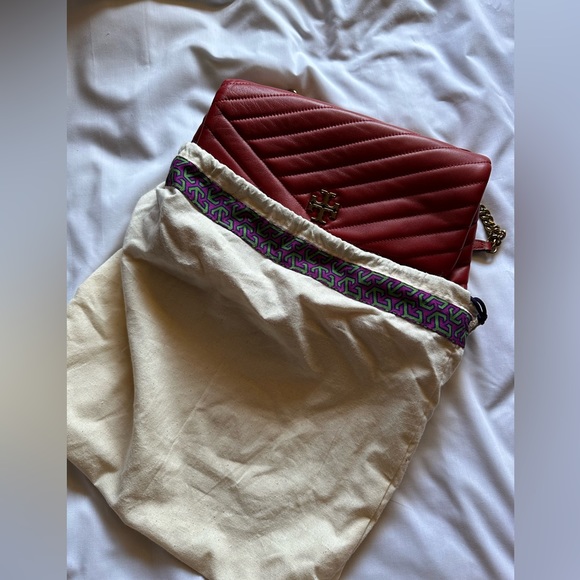 Tory Burch Kira Chevron Convertible Shoulder Bag - Picture 9 of 16